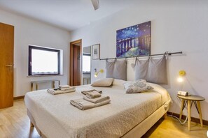 Bügeleisen/Bügelbrett, WLAN, Bettwäsche