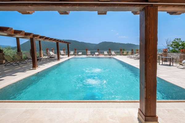 Piscina stagionale all'aperto