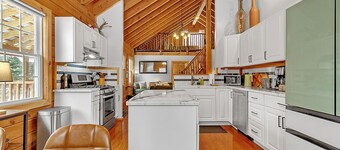 Vermont cabin near Sugarbush w/ mountain views