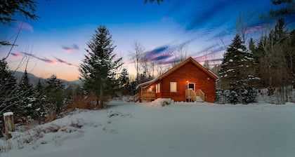 Vermont cabin near Sugarbush w/ mountain views