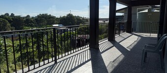 Entire 3 Bedroom at Lonely Hill Apartment
