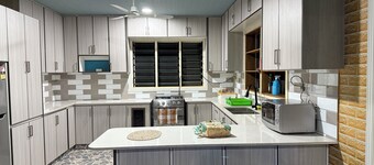 Entire 3 Bedroom at Lonely Hill Apartment