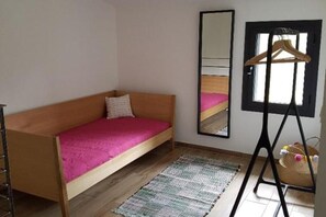 Strykjärn/strykbräda, wi-fi och sängkläder