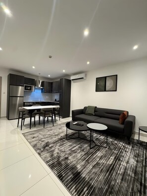 Smart TV - Cozy Luxury Apartment at Loxwood (Accra)
