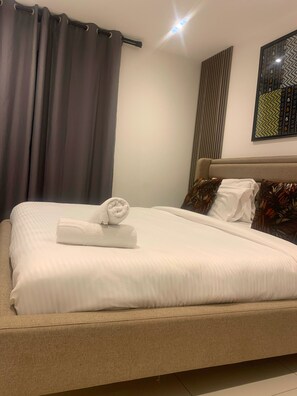 1 bedroom, iron/ironing board, WiFi, bed sheets - Cozy Luxury Apartment at Loxwood (Accra)