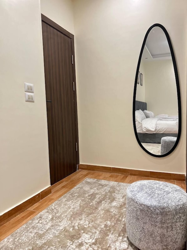 コンフォート ダブルまたはツインルーム バルコニー デザート ビュー | 客室の設備とサービス