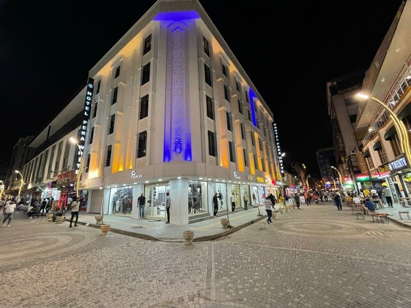 Hotel Pera Whi̇te - Van