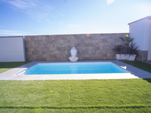 Pool - Encantador Chalet con Piscina y Terraza Soleada cerca del Mar en Conil (Conil de la Frontera)