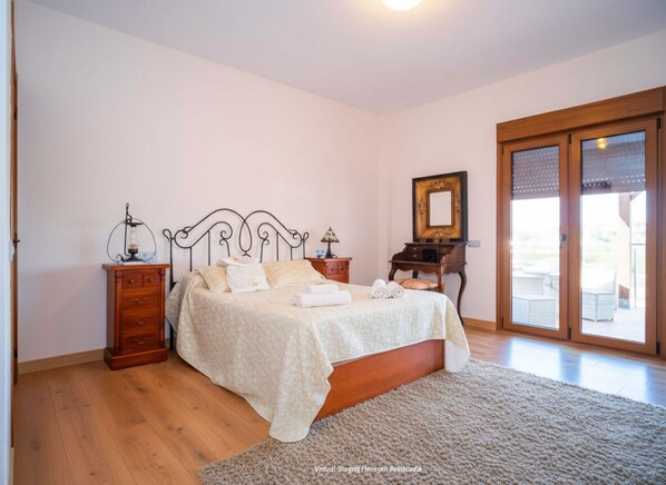 6 chambres, fer et planche à repasser, Wi-Fi, draps fournis