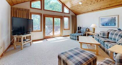 Course View Condo, with Jetted Tub, Fireplace, Shared Pool & Resort Amenities