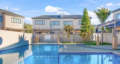Sweet Sunshine Nest with Pool, Aircon and Parking