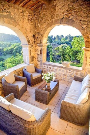 Property grounds - Chateau De Mazelle - Eleven Bedroom Castle, Sleeps 20 (Banne)