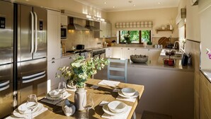 Unclassified image, 5 of 36, button - St Andrews Retreat - Ten Bedroom Villa, Sleeps 20 (Cupar)