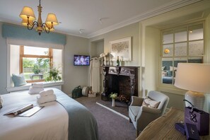 10 Schlafzimmer, Bügeleisen/Bügelbrett, Internetzugang, Bettwäsche