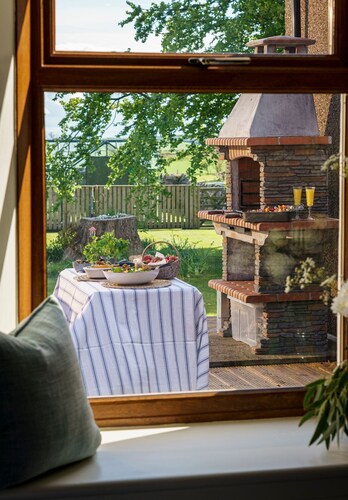 St Andrews Retreat - Ten Bedroom Villa, Sleeps 20