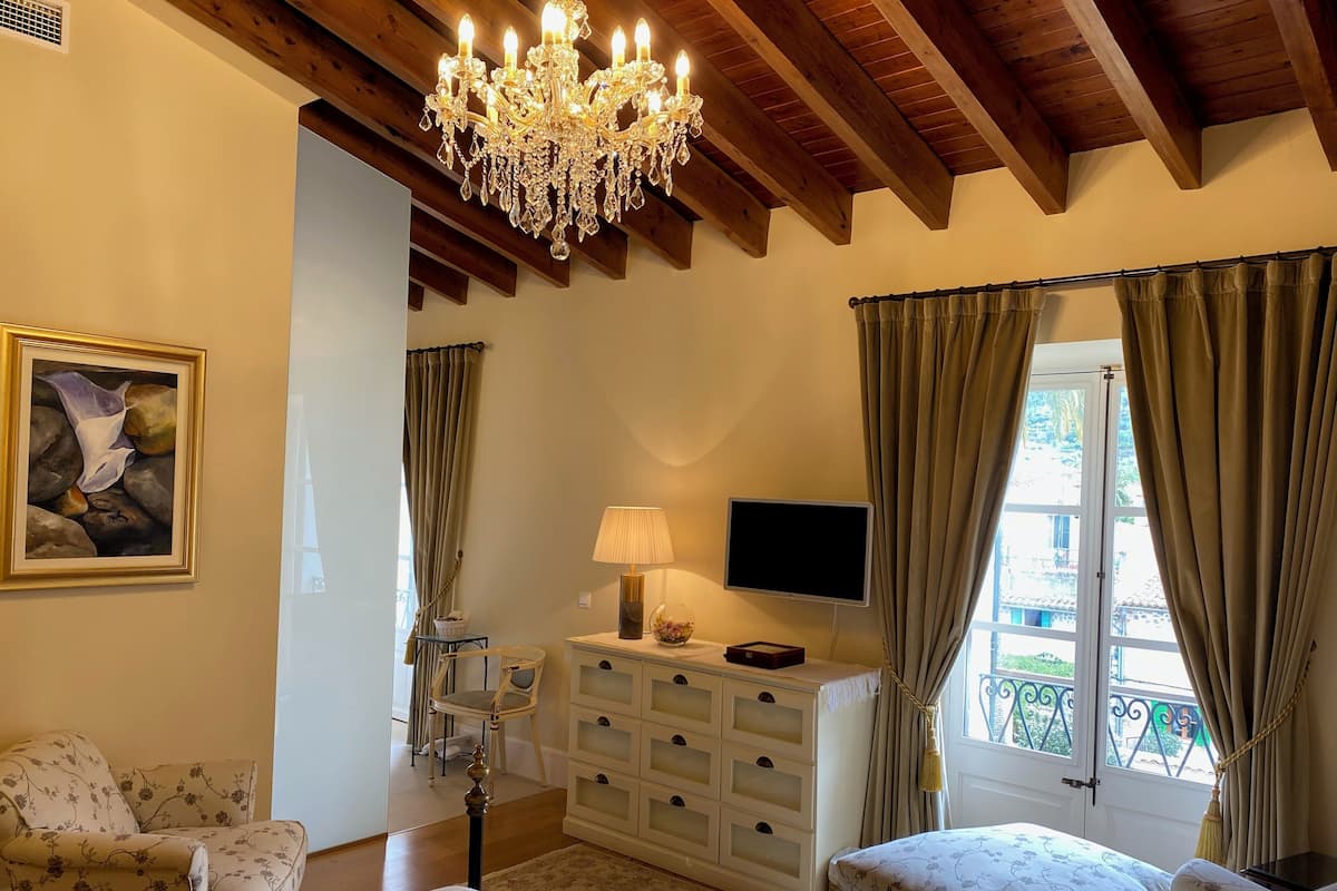Junior Suite, Valley View | In-room safe, blackout drapes, iron/ironing board, free WiFi