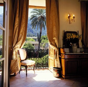 Junior Suite, Mountain View | In-room safe, blackout drapes, iron/ironing board, free WiFi