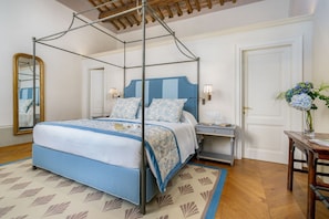 3 habitaciones, tabla de planchar con plancha y acceso a internet 