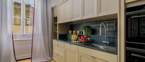 Dishwasher, highchair