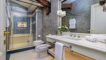 Haartrockner, HandtĂŒcher