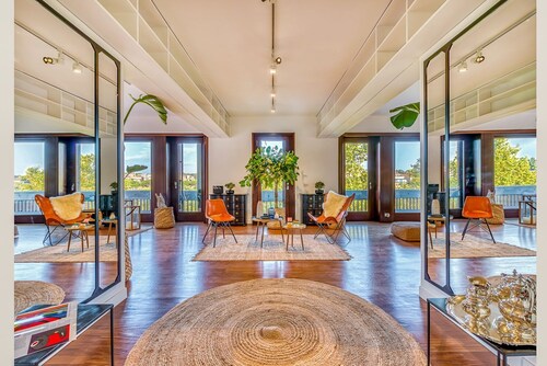 Skylife Peacock Penthouse