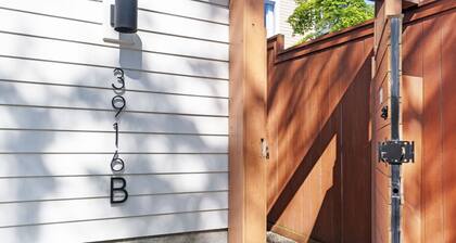 Modern Guest Studio in Portland’s Vibrant Boise District