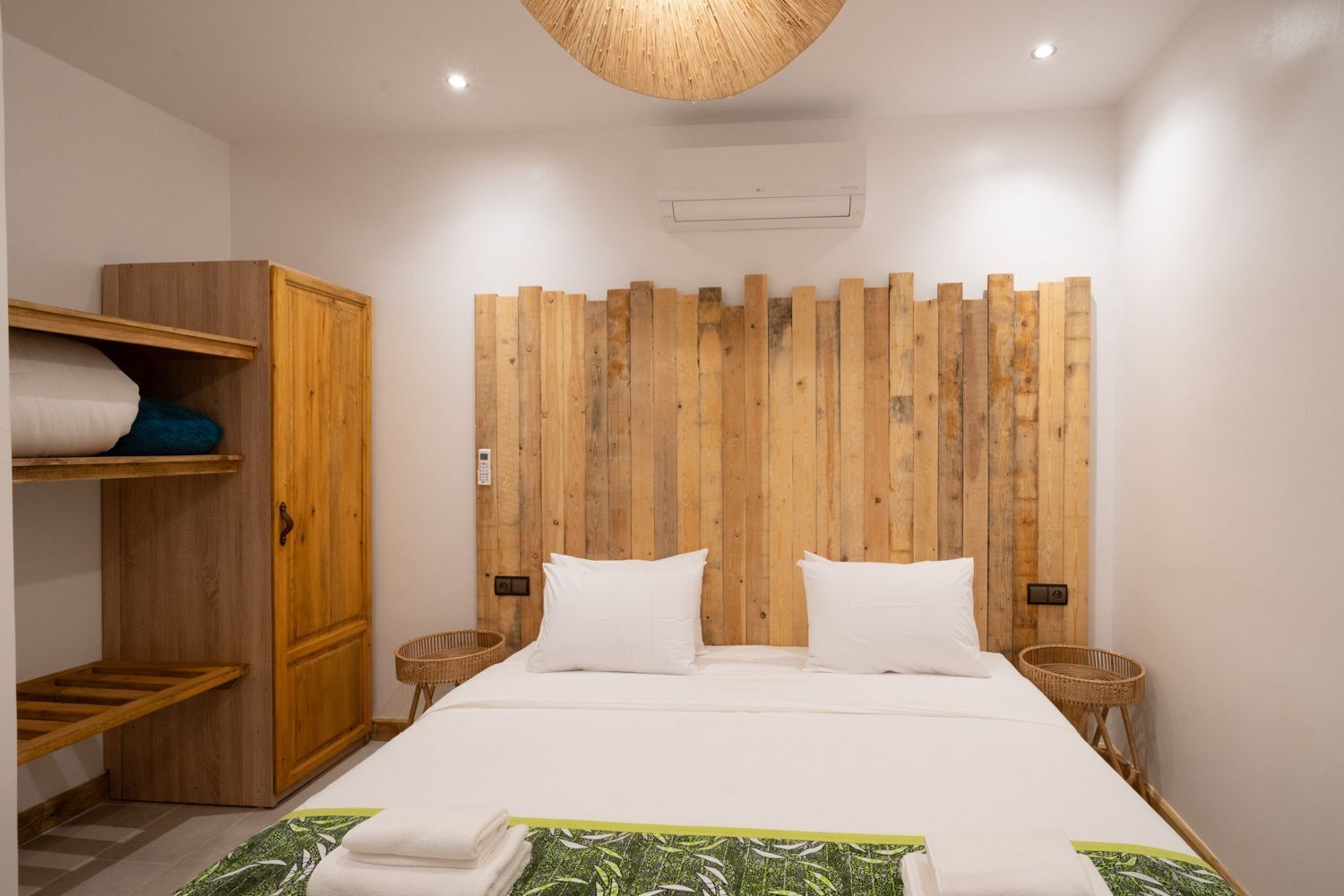 3 makuuhuonetta, silitysrauta/-lauta, internet, vuodevaatteet