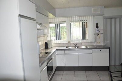 Charming Belgian Getaway in Oudsbergen - 3 Bedrooms & Garden