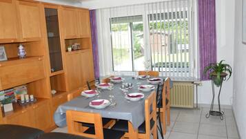 House, 3 Bedrooms, Terrace | Dining room