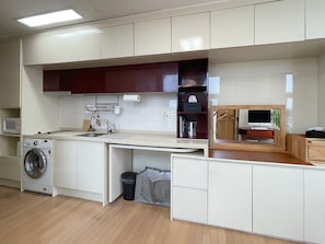 Microwave, stovetop