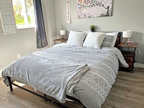 1 slaapkamer, een bureau, wifi, beddengoed