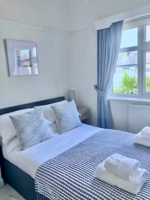 2 bedrooms, iron/ironing board, WiFi, bed sheets