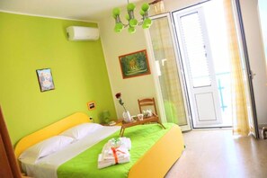 3 Schlafzimmer, Schreibtisch, Bügeleisen/Bügelbrett, WLAN