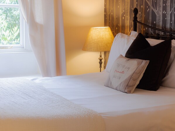 2 habitaciones, decoración personalizada y muebles diferentes 