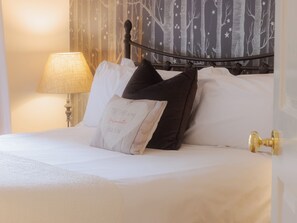 2 habitaciones, decoración personalizada y muebles diferentes
