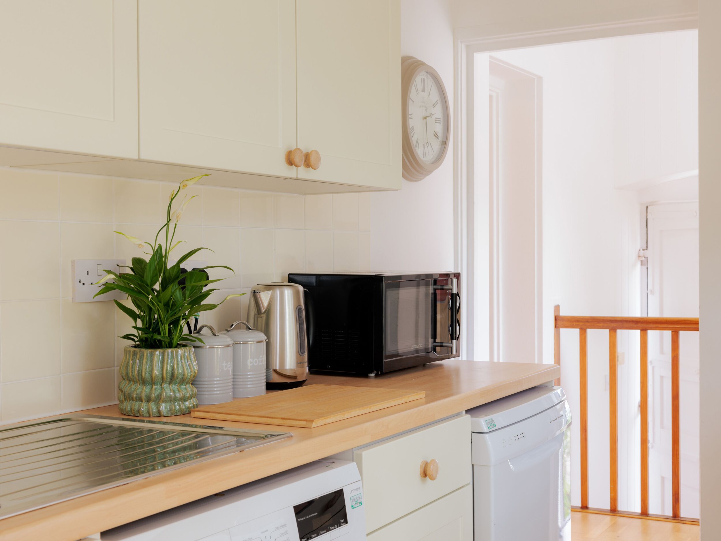 Dishwasher, cookware/dishes/utensils