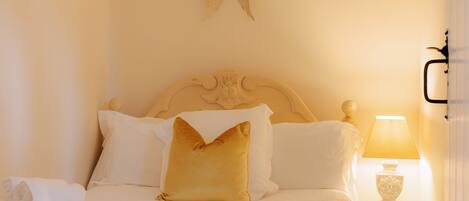 2 bedrooms, individually decorated, individually furnished, free WiFi