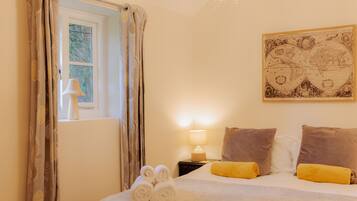 2 bedrooms, individually decorated, individually furnished, free WiFi