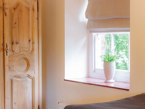 1 quarto, individualmente decorados, individualmente mobiliados