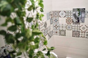 Shower, hair dryer, bathrobes, towels