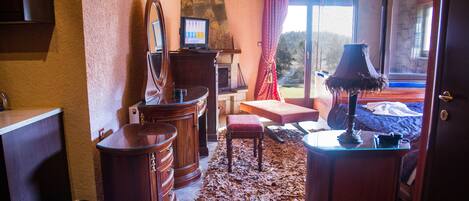 1 bedroom, desk, free WiFi, bed sheets