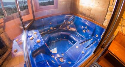 Private Jaccuzzi Suite