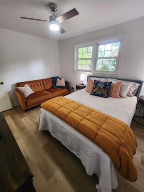 3 habitaciones, escritorio, tabla de planchar con plancha y wifi gratis 