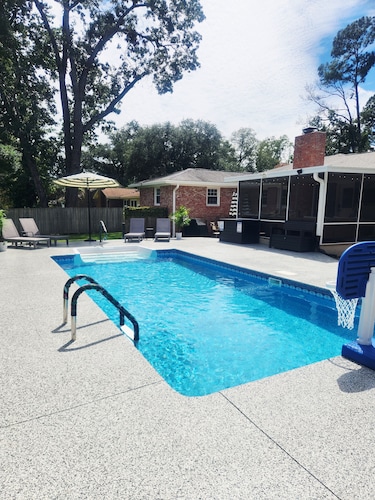 Pumba's Pad-Summerville-PRIVATE POOL-GAME ROOM-DOGS OK