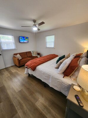 3 habitaciones, escritorio, tabla de planchar con plancha y wifi gratis
