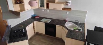 Between lakes and mountains