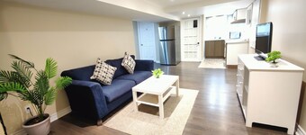 Family-Friendly Spacious 2BR Cozy Basement suite |Near Attractions| Free Parking