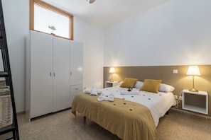 2 bedrooms, iron/ironing board, WiFi, bed sheets - Home2Book Charming Rooftop Vibes Apartment (Santa María de Guía)