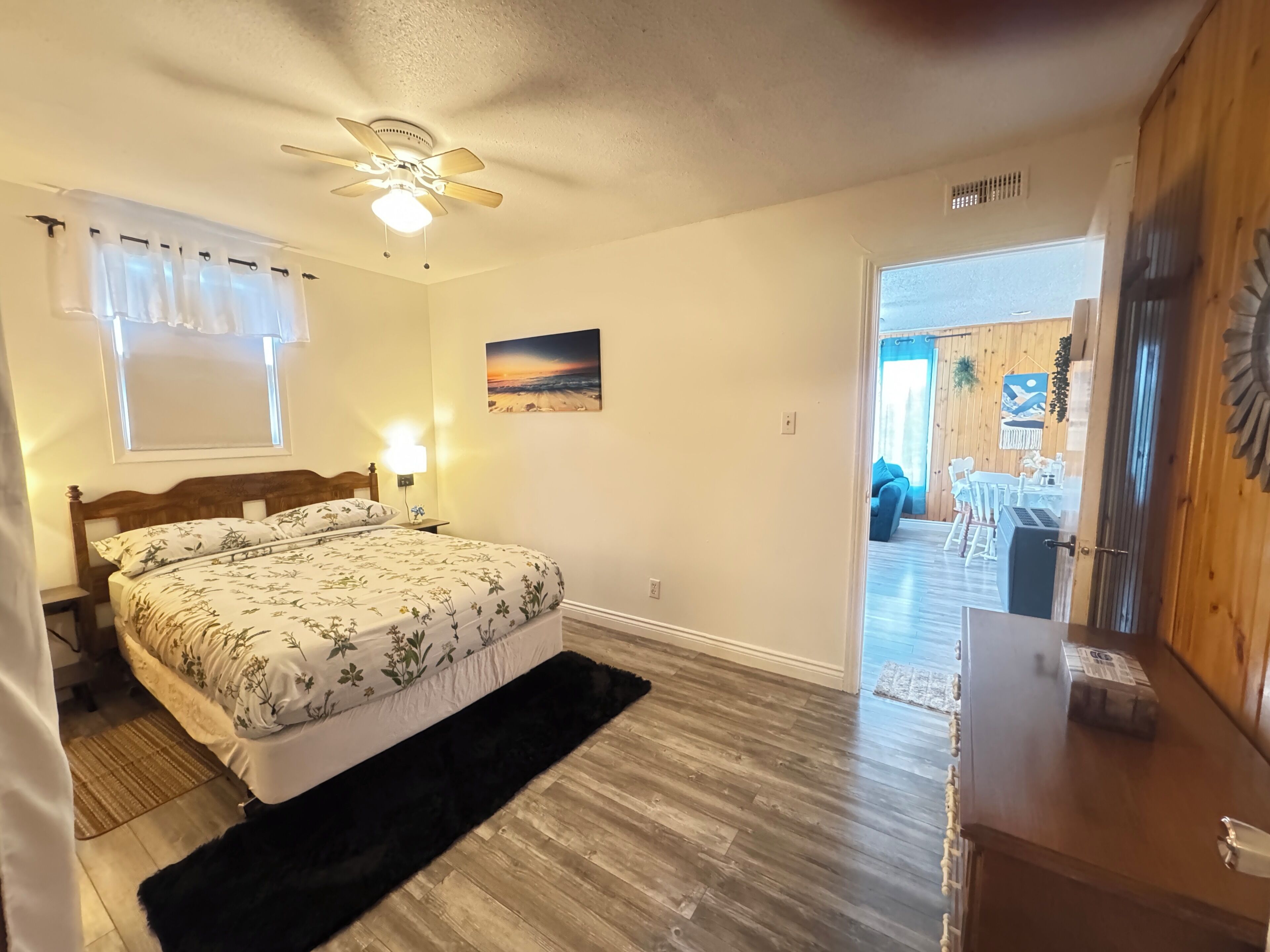 2 Schlafzimmer, Schreibtisch, Bügeleisen/Bügelbrett, kostenloses WLAN