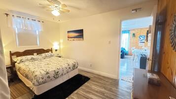 2 Schlafzimmer, Schreibtisch, Bügeleisen/Bügelbrett, kostenloses WLAN